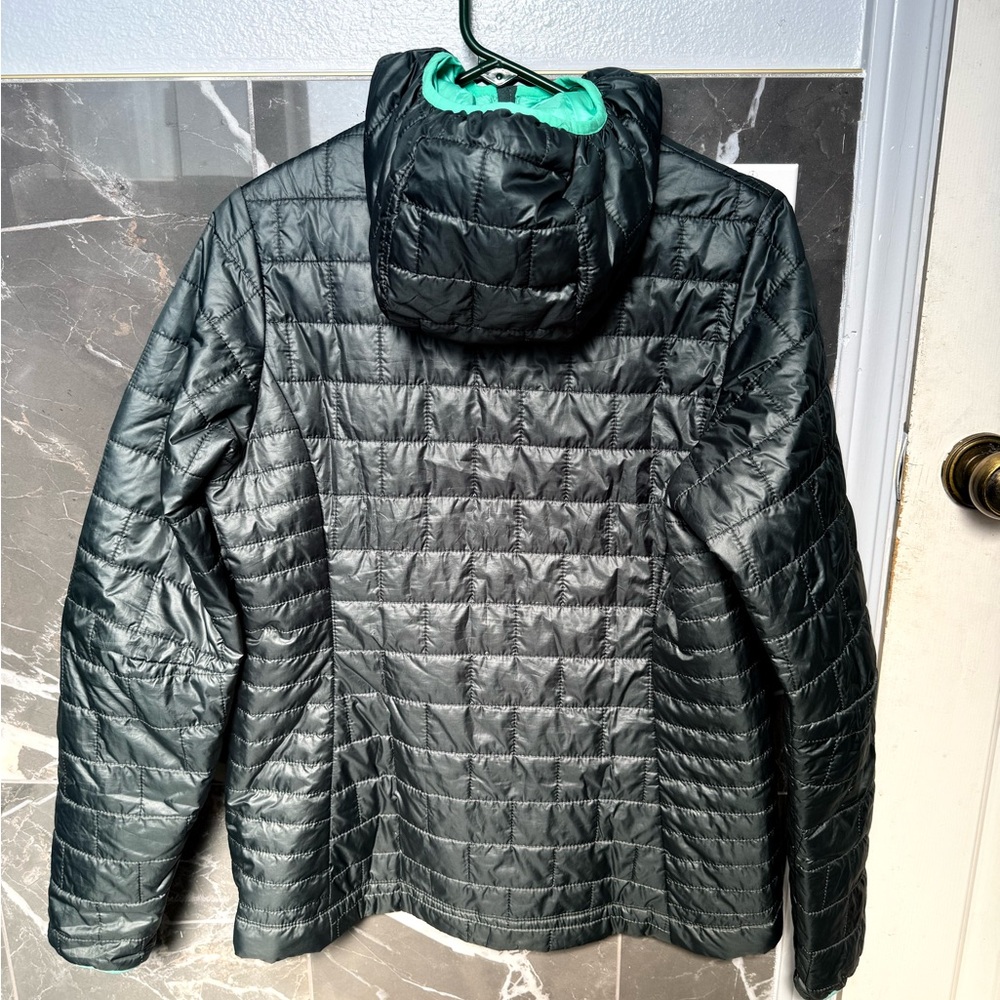 Patagonia Quilted Puffer Pullover Jacket in Black with Teal Lining - Picture 8 of 10